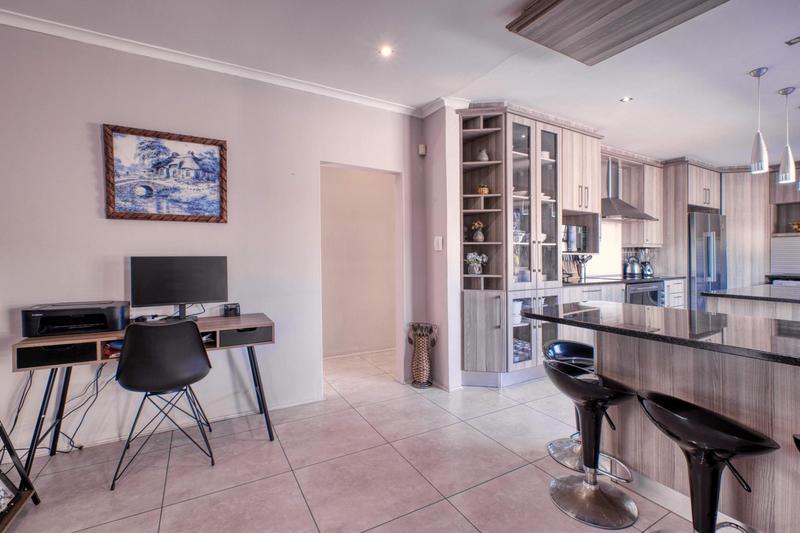 3 Bedroom Property for Sale in Walmer Downs Eastern Cape
